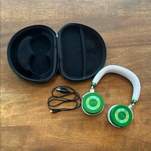 Puro Sound Labs Junior Jams Wireless Bluetooth Foldable Headphones with Case